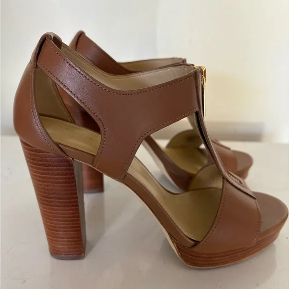 Michael Kors Leather Women's heels- 6.5 - Picture 2 of 4